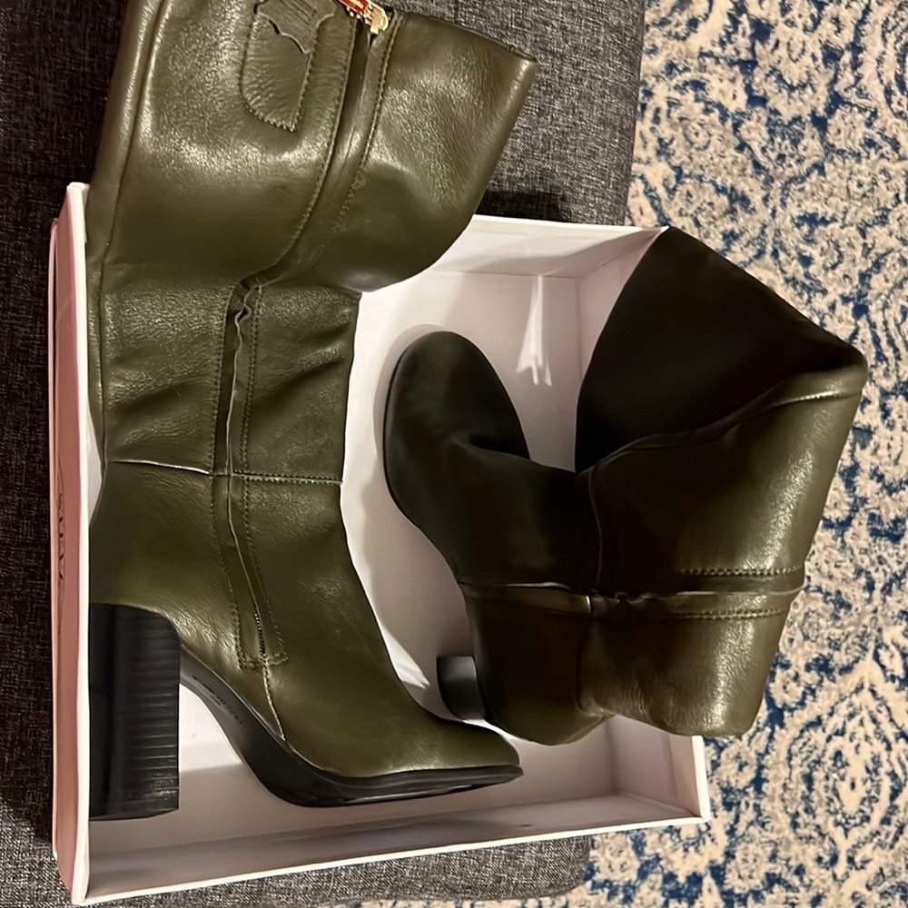 Kenneth Cole New York Tall Justin Boots.  Color Fern.  Size 6